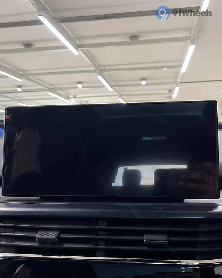 Infotainment & Charging - 1