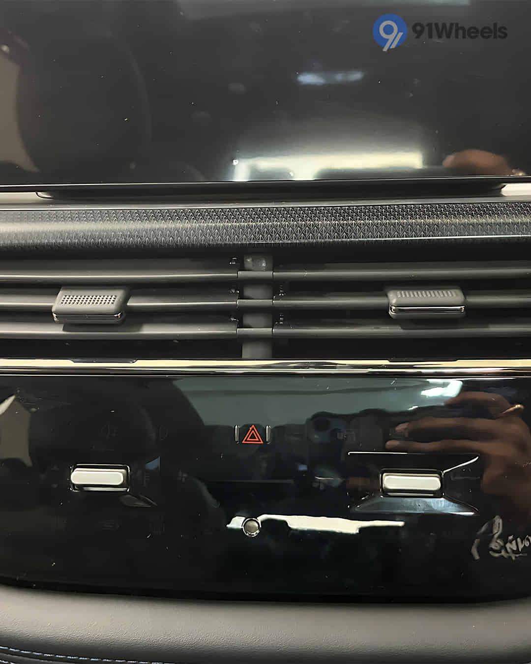 Front Centre Air Vents