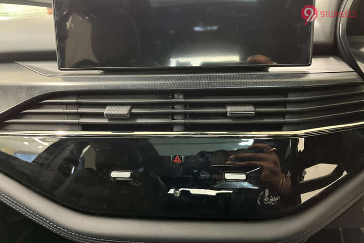 Tata Safari Front Centre Air Vents