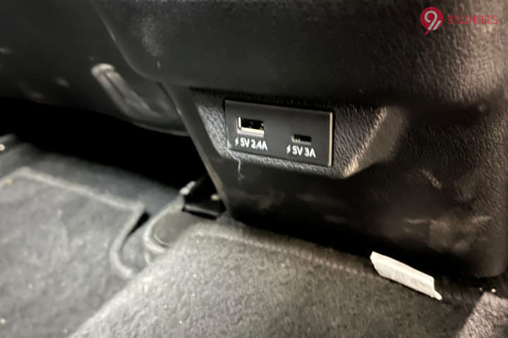 Tata Safari Rear Row Charging Point