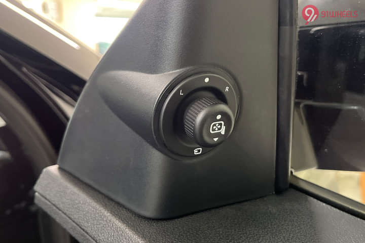 Tata Safari Outer Rear View Mirror ORVM Controls