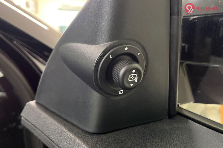 Tata Safari Outer Rear View Mirror ORVM Controls