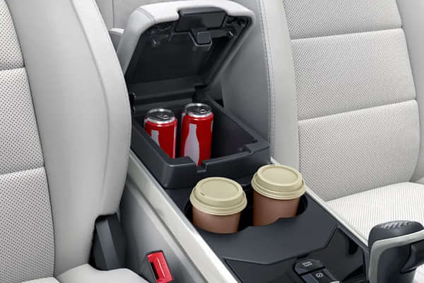 Tata Safari 2022-2023 Cup Holders