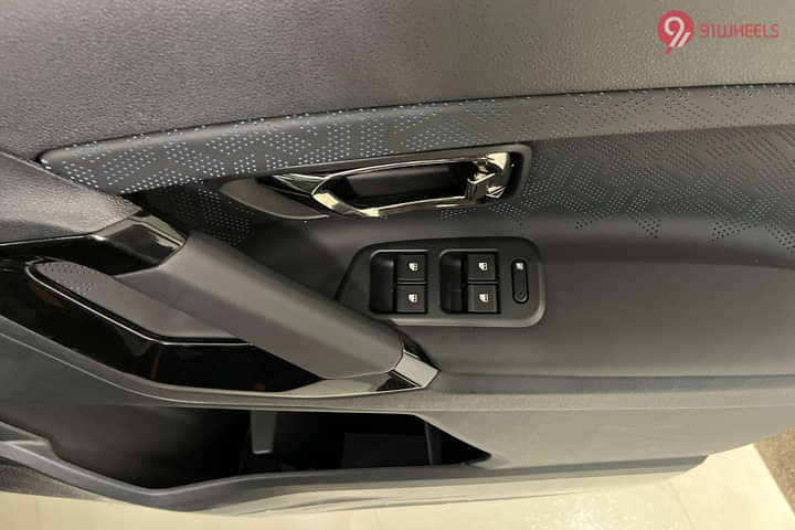 Tata Safari Driver Side Door Pad Handle
