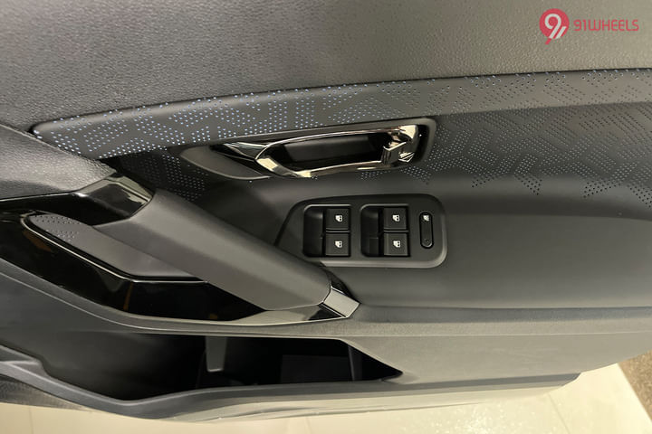 Tata Safari Driver Side Door Pad Handle