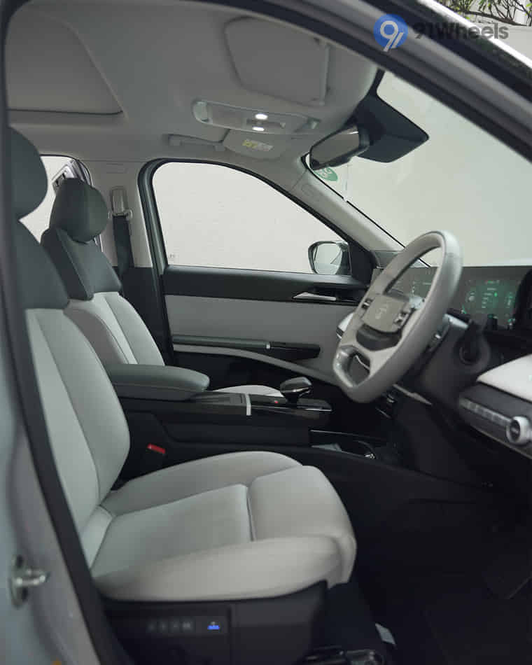 Seats & Cabin Comfort - 1 Seats & Cabin Comfort - 1