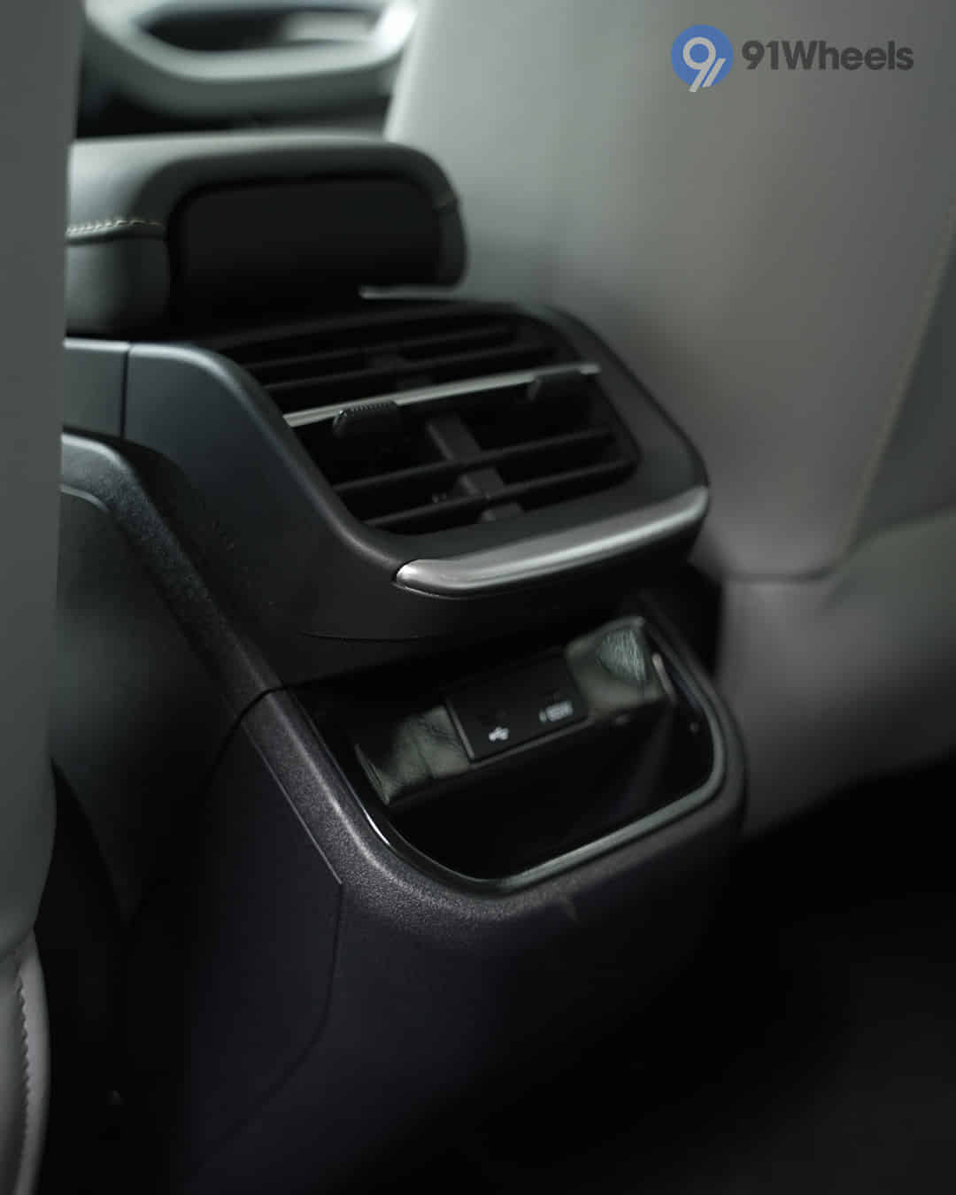 Rear Row Air Vents Rear Row Air Vents