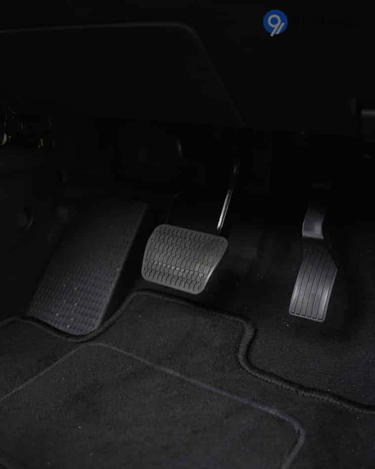 Driver Controls - 5 Driver Controls - 5