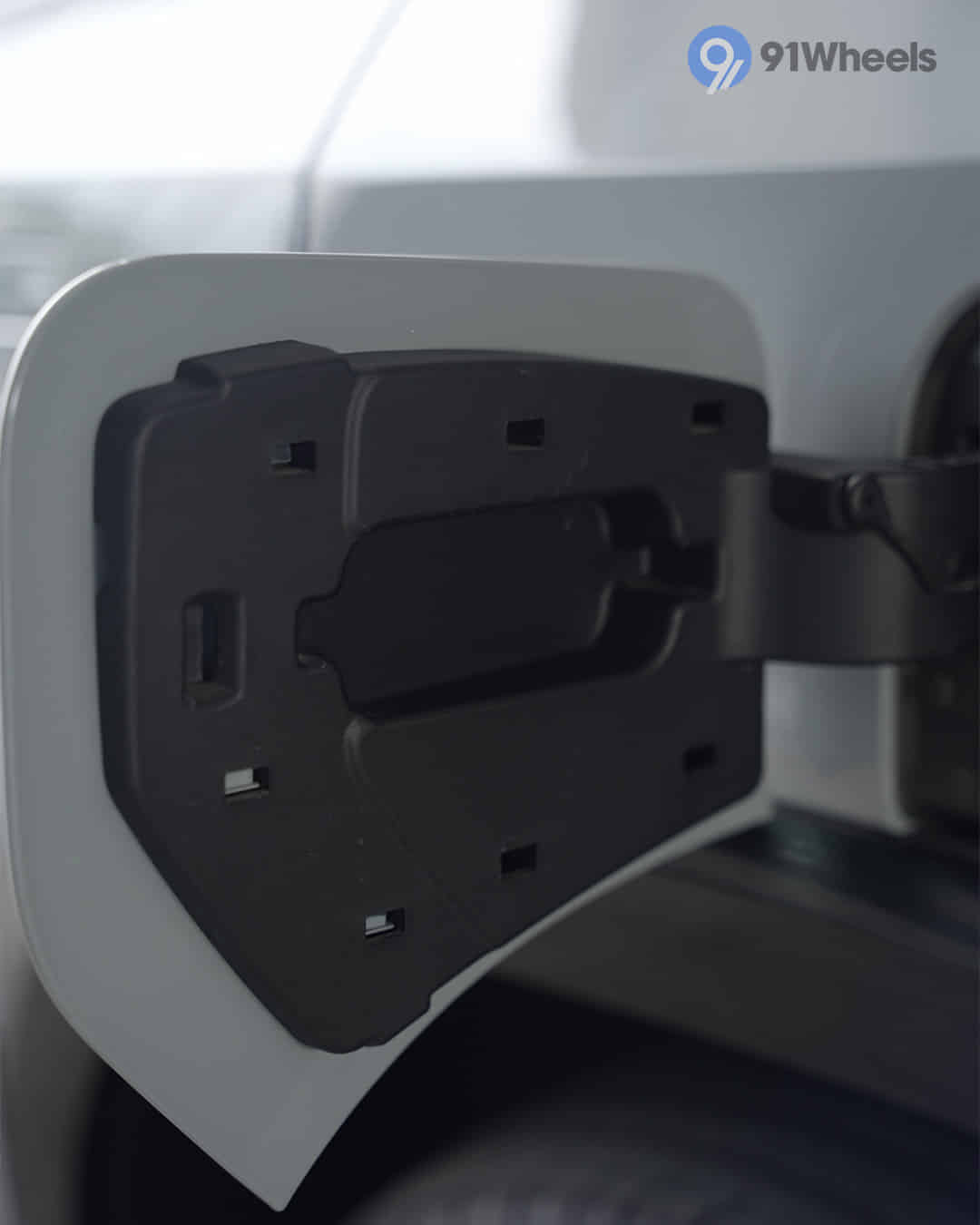 Open Charging Lid Open Charging Lid
