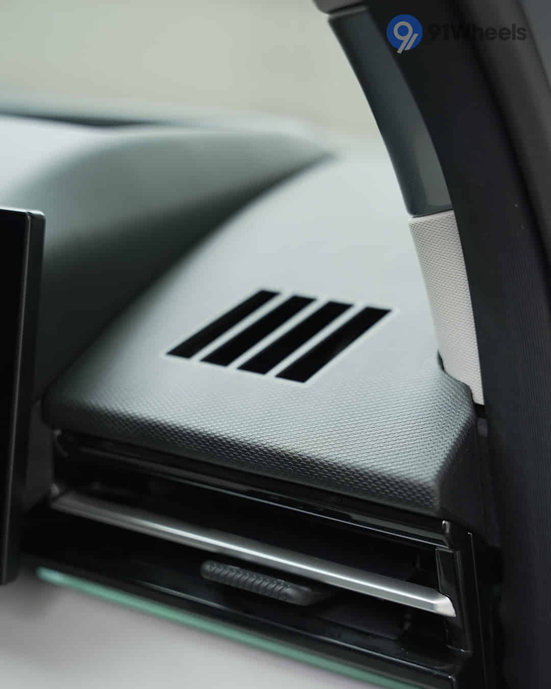 Right Side Air Vents Right Side Air Vents