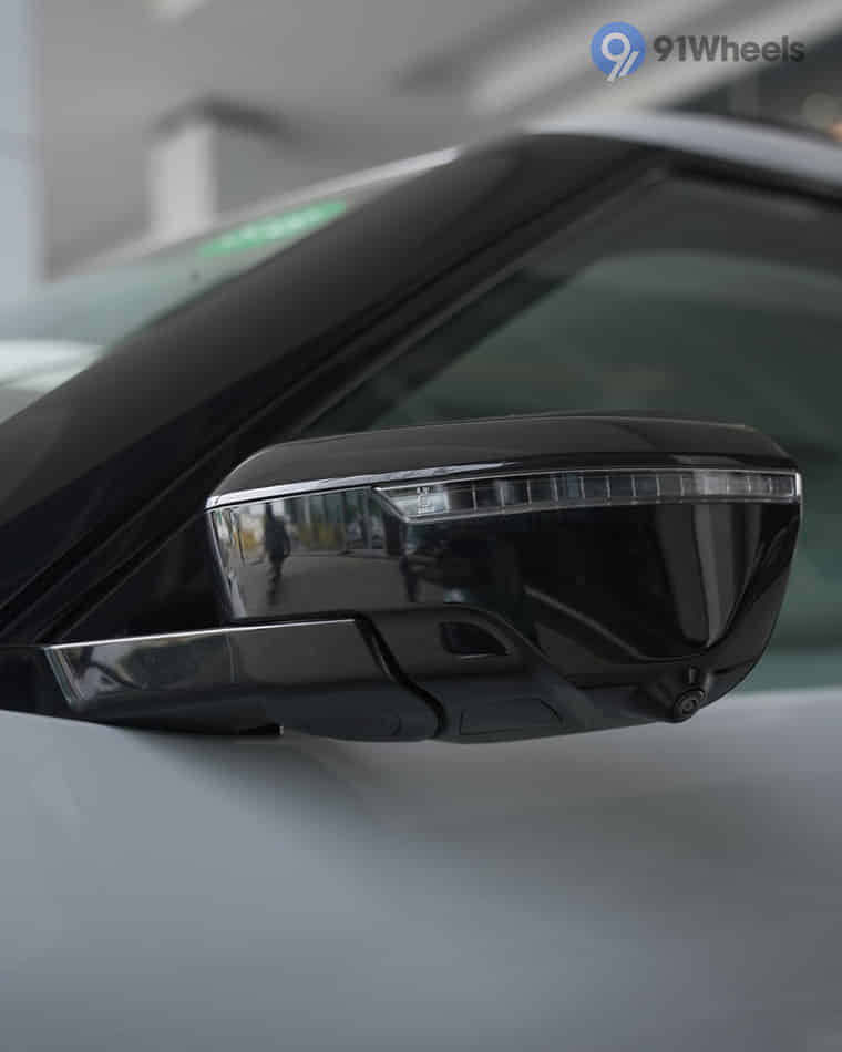 Headlights & Tail-lights - 4 Headlights & Tail-lights - 4