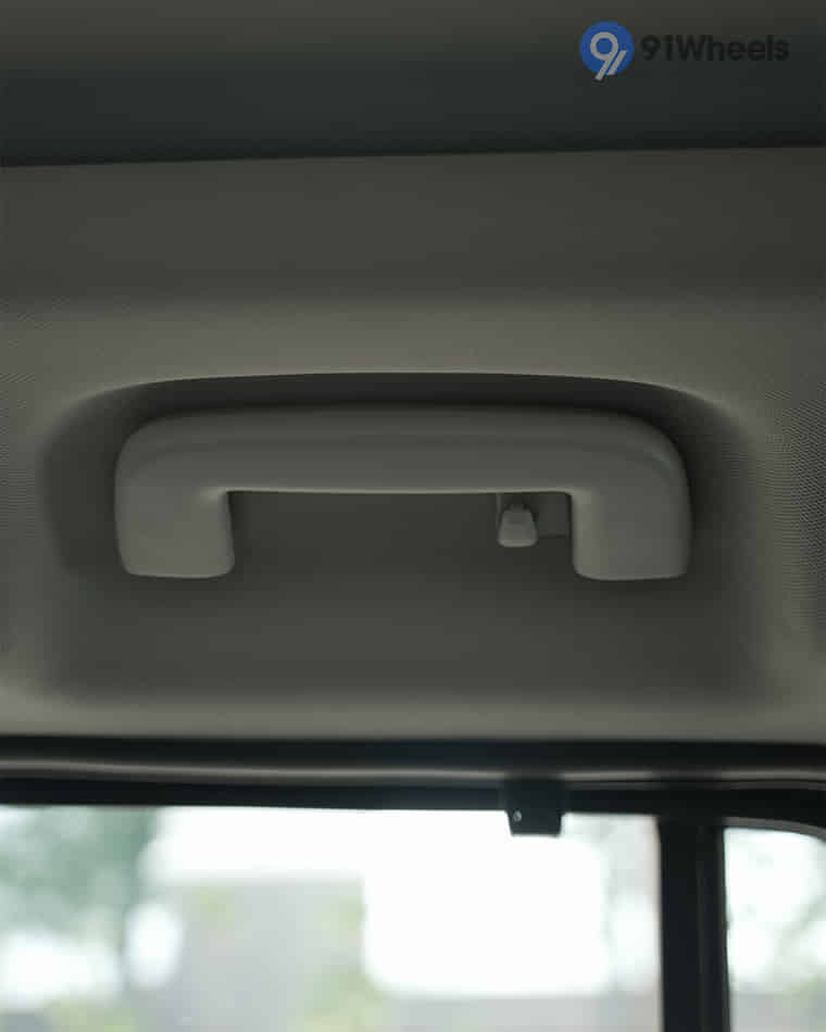 Seats & Cabin Comfort - 10 Seats & Cabin Comfort - 10