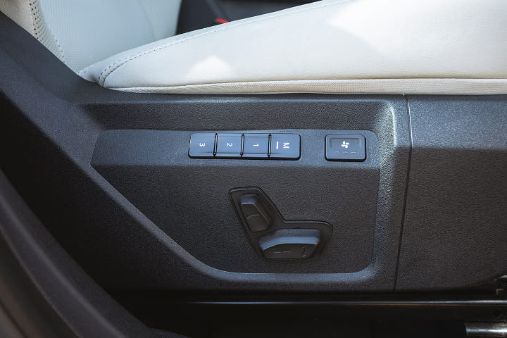 Tata Sierra Seat Adjustment for Driver Tata Sierra Seat Adjustment for Driver