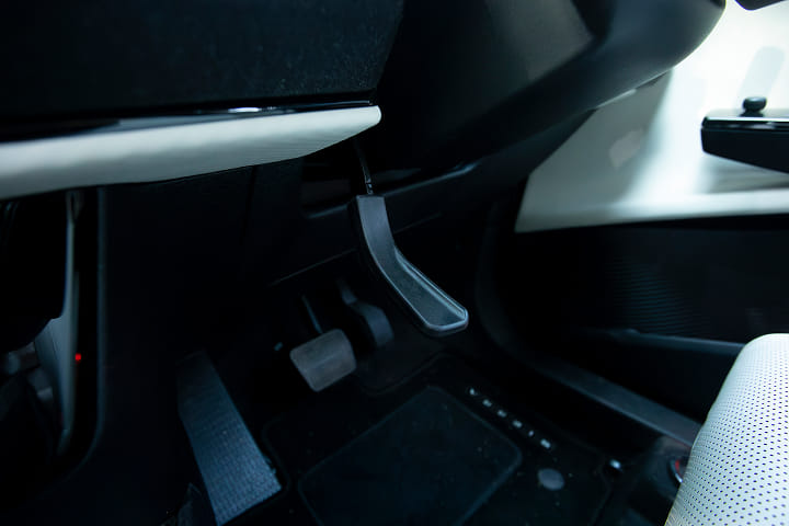 Tata Sierra Steering Adjustment Lever/Controller Tata Sierra Steering Adjustment Lever/Controller