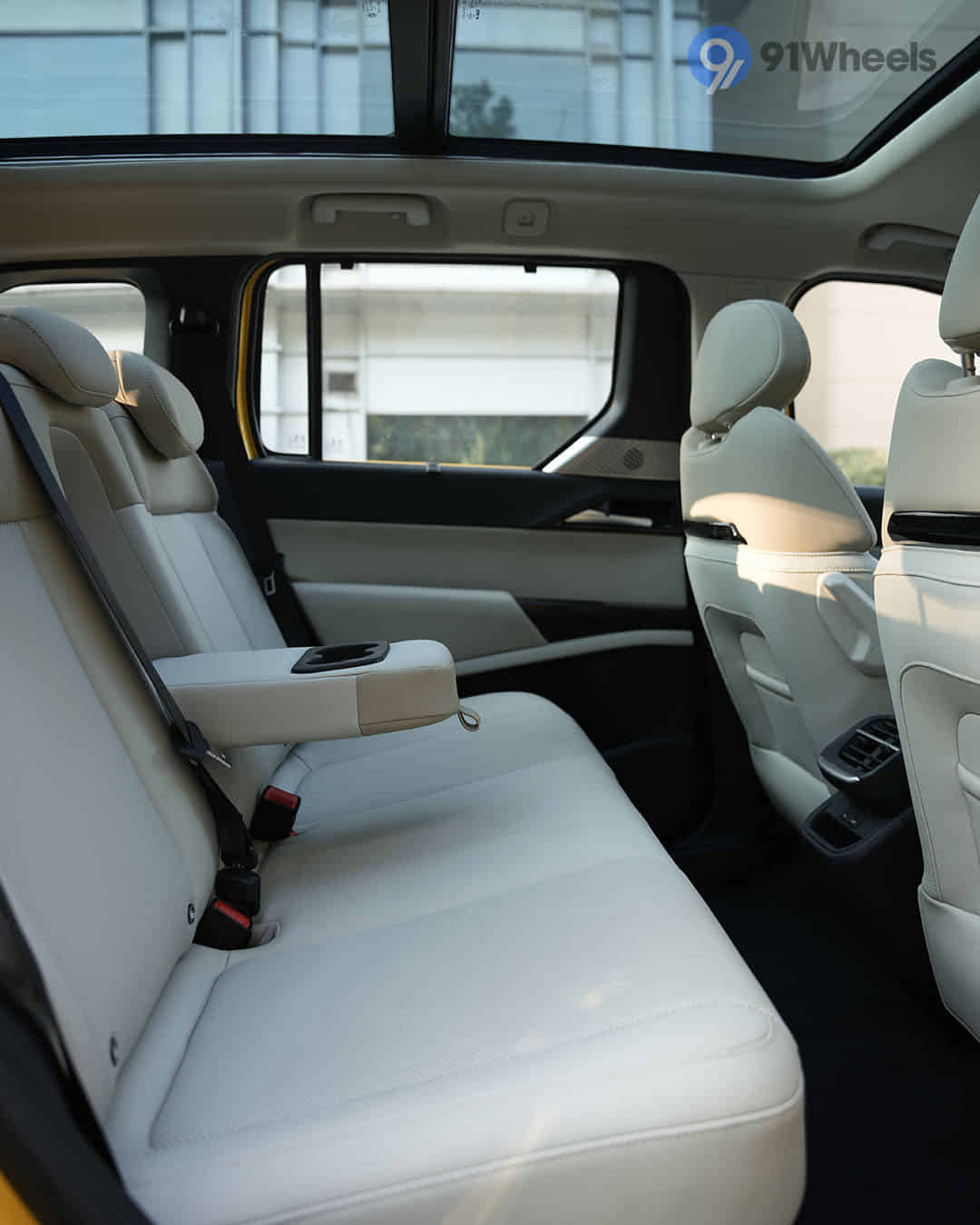 Rear Centre Arm Rest Rear Centre Arm Rest