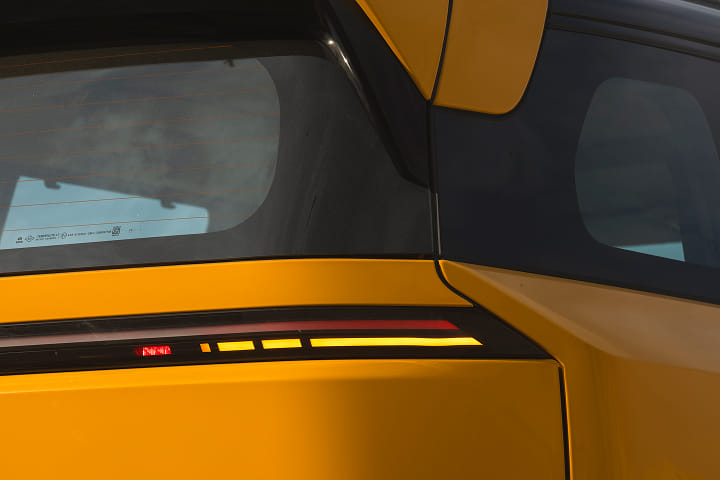 Tata Sierra Rear Signal/Blinker Light Tata Sierra Rear Signal/Blinker Light