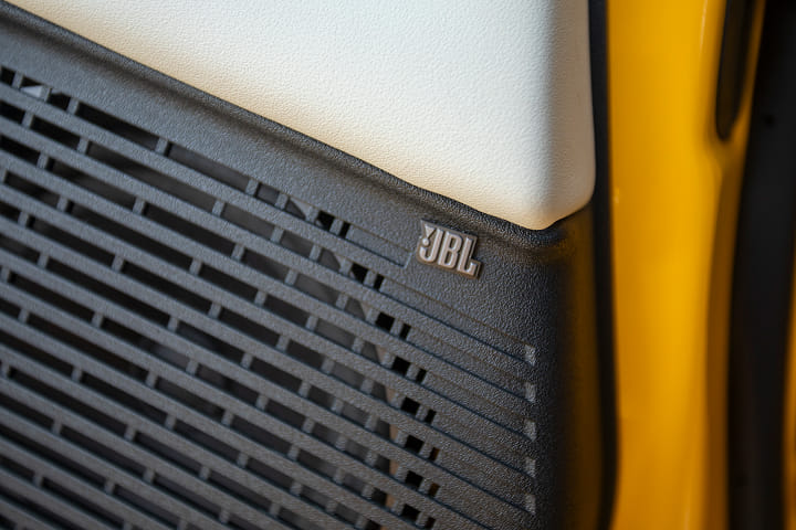 Tata Sierra Rear Speakers Tata Sierra Rear Speakers