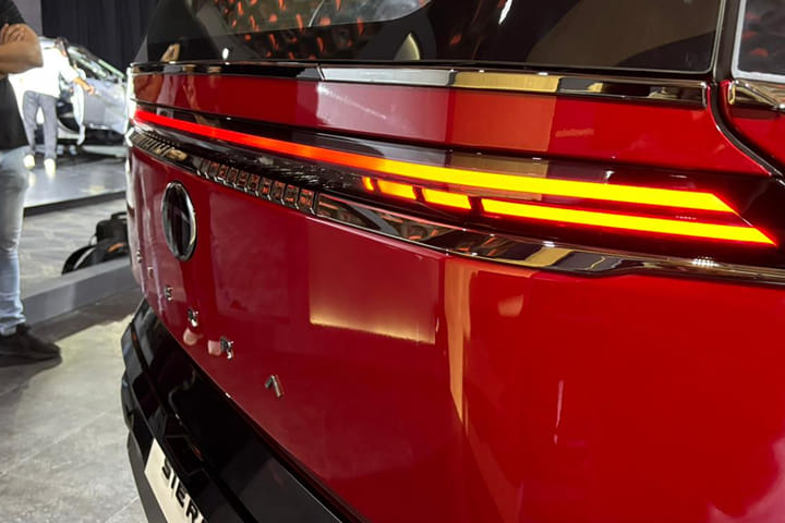 Tata Sierra Tail Light/Tail Lamp Tata Sierra Tail Light/Tail Lamp