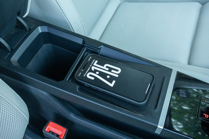 Tata Sierra USB Port/Power Socket/Wireless Charging Tata Sierra USB Port/Power Socket/Wireless Charging