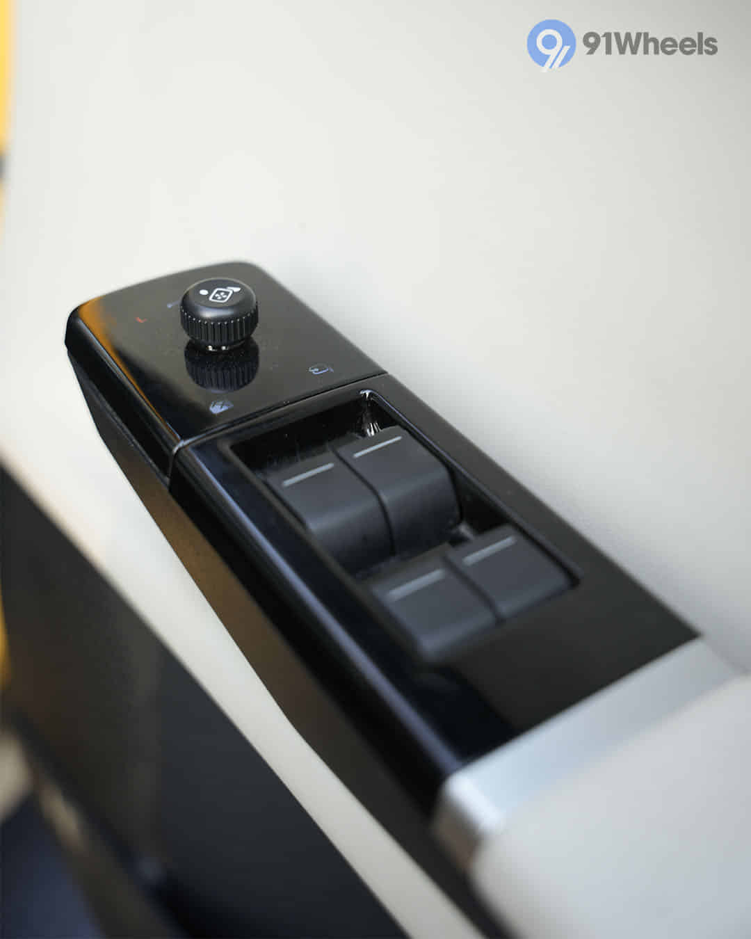 Outer Rear View Mirror (ORVM) Controls Outer Rear View Mirror (ORVM) Controls