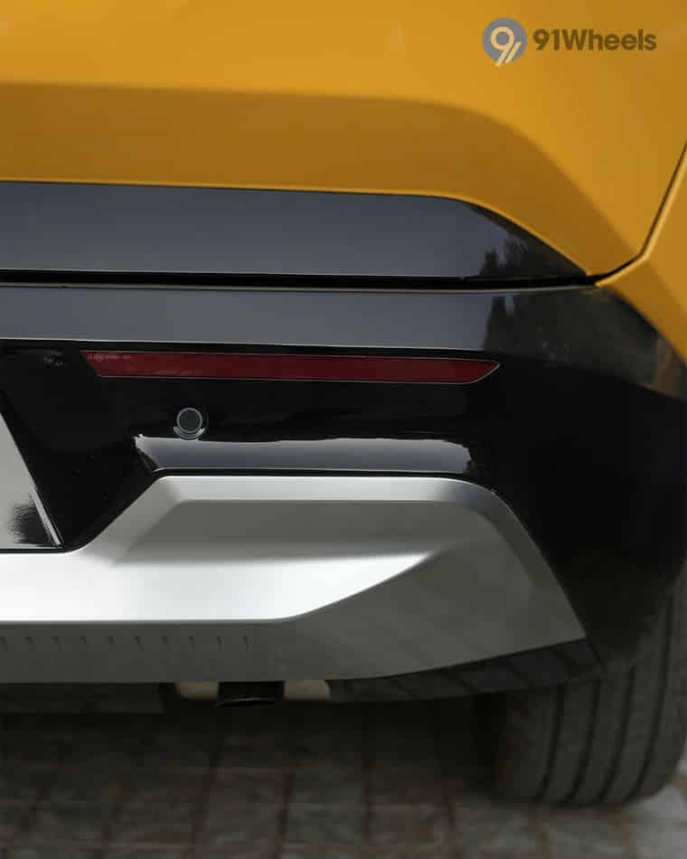 Headlights & Tail-lights - 4 Headlights & Tail-lights - 4