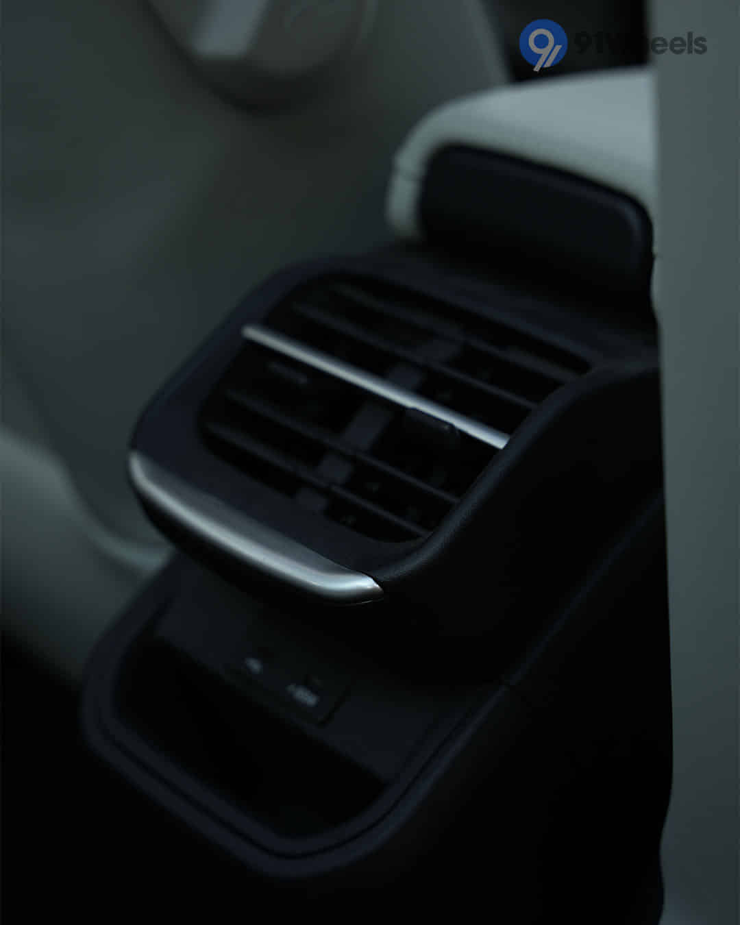 Rear Row Air Vents Rear Row Air Vents