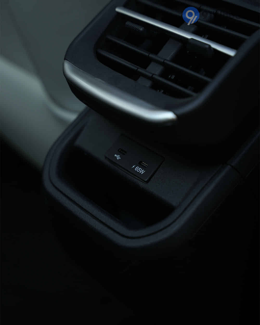 Rear Row Charging Point Rear Row Charging Point