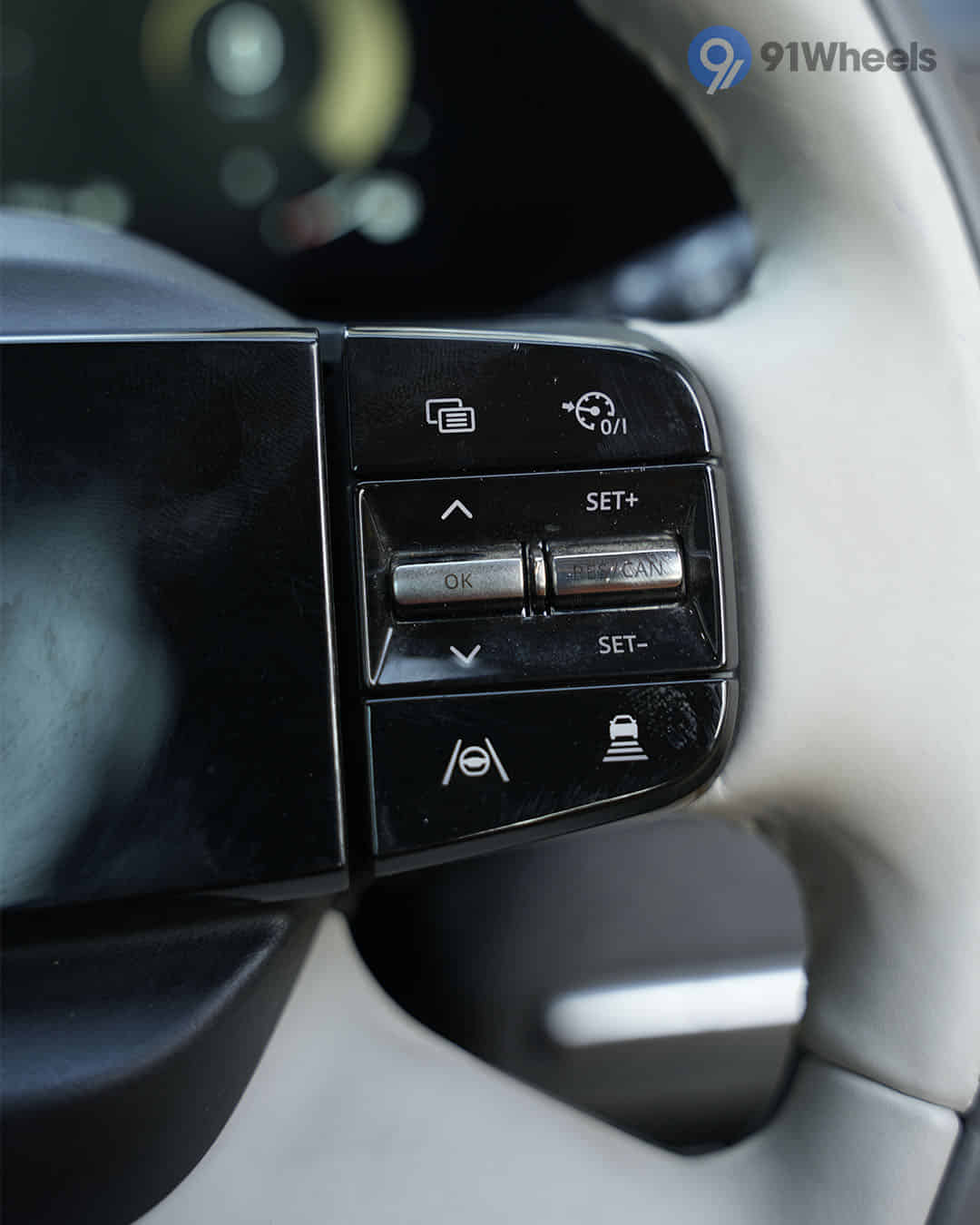 Right Steering Mounted Controls Right Steering Mounted Controls