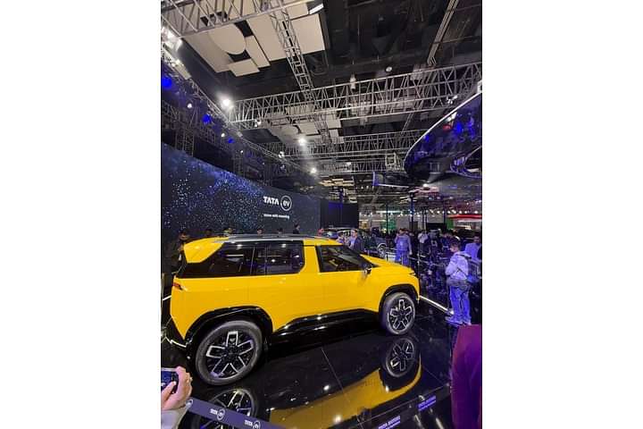 Tata Sierra Right Side View