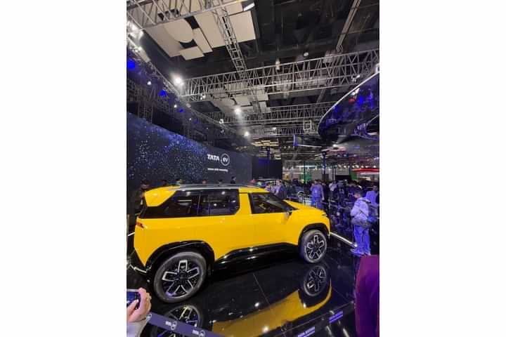 Tata Sierra Right Side View Tata Sierra Right Side View