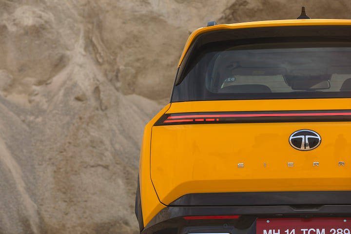 Tata Sierra Tail Light/Tail Lamp Tata Sierra Tail Light/Tail Lamp