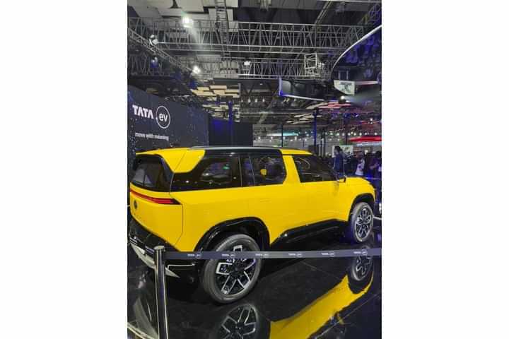 Tata Sierra Right Rear Three Quarter Tata Sierra Right Rear Three Quarter