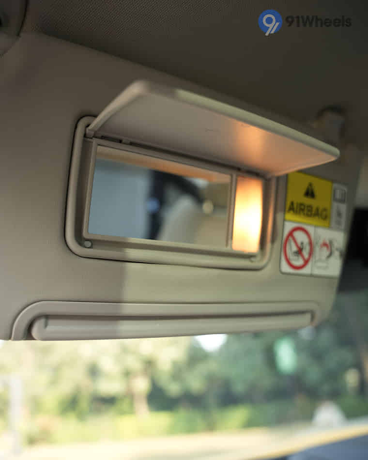 Dashboard & Front Cabin - 15 Dashboard & Front Cabin - 15