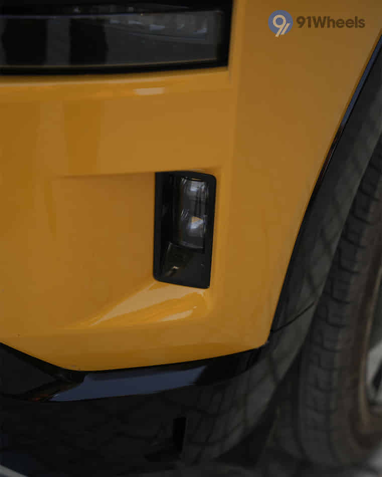 Headlights & Tail-lights - 3 Headlights & Tail-lights - 3