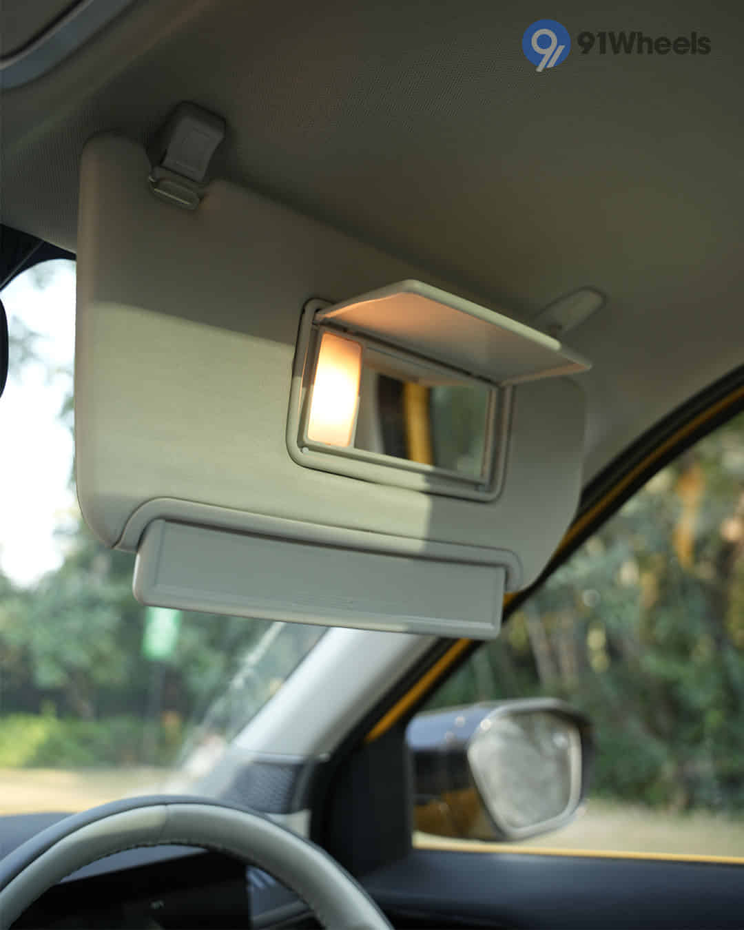 Sunvisor without Vanity mirror Sunvisor without Vanity mirror