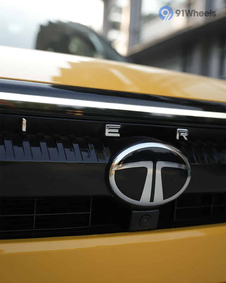 Outerview - 16 Outerview - 16