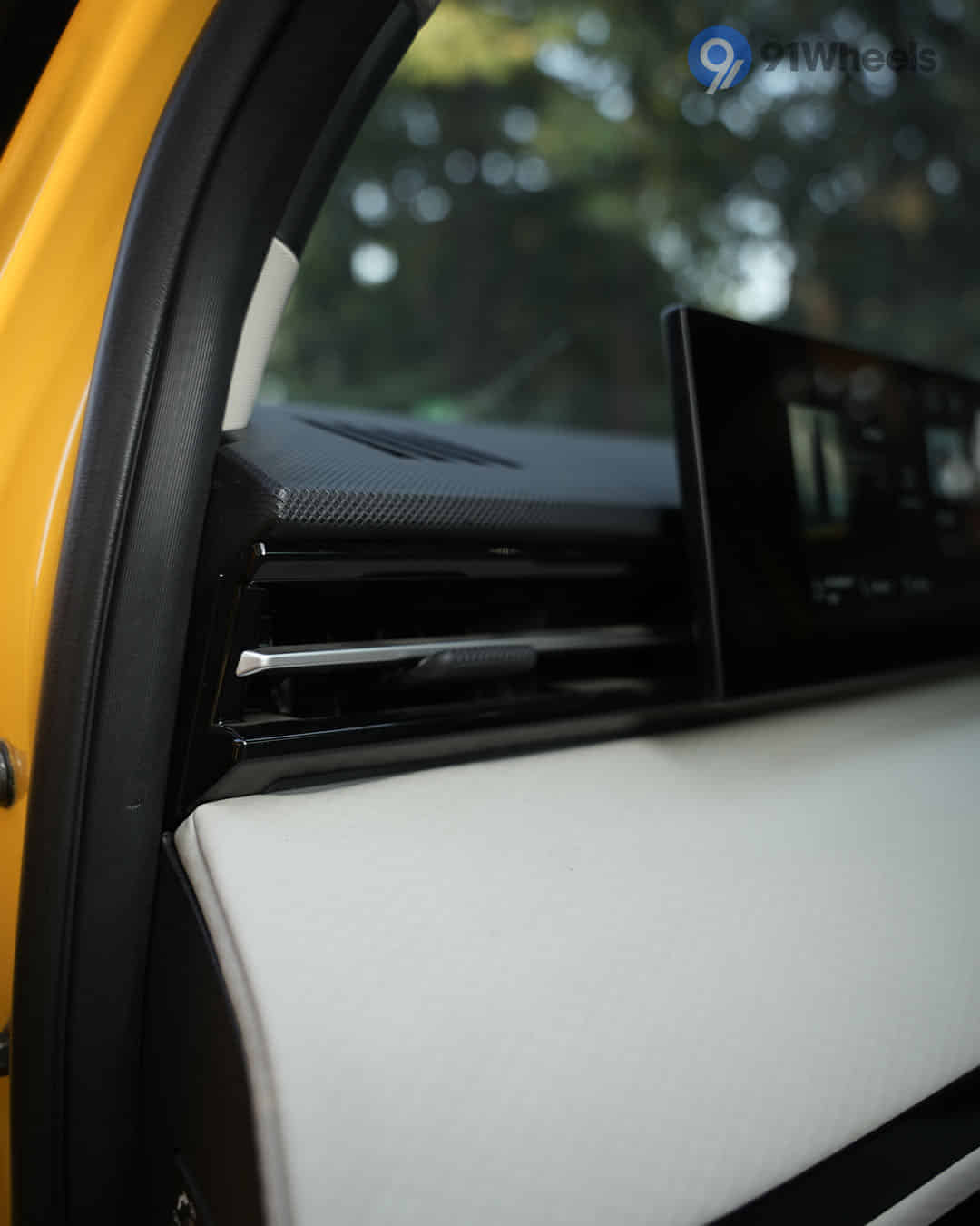 Front Passenger Air Vents Front Passenger Air Vents