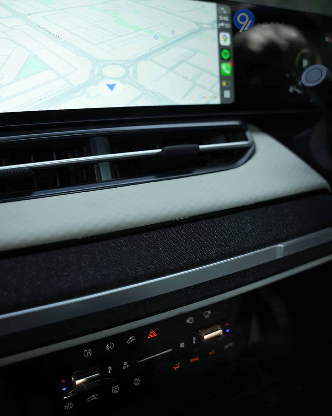 Front Centre Air Vents Front Centre Air Vents