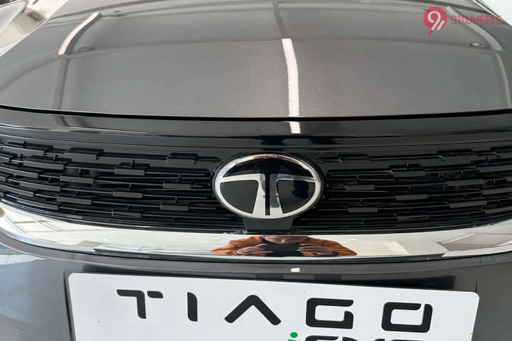 Tata Tiago CNG front badge