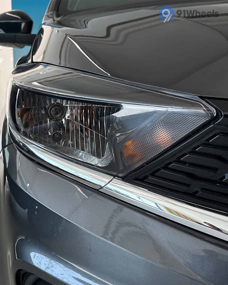 Headlights & Tail-lights - 1 Headlights & Tail-lights - 1