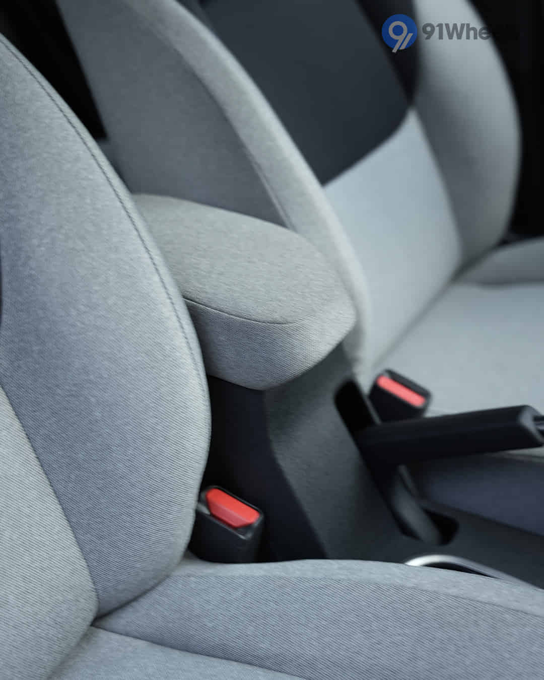 Front Centre Arm Rest Front Centre Arm Rest