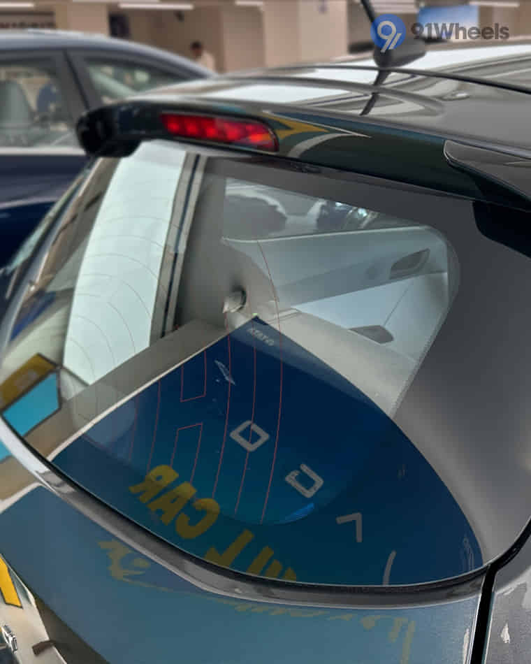 Headlights & Tail-lights - 6 Headlights & Tail-lights - 6