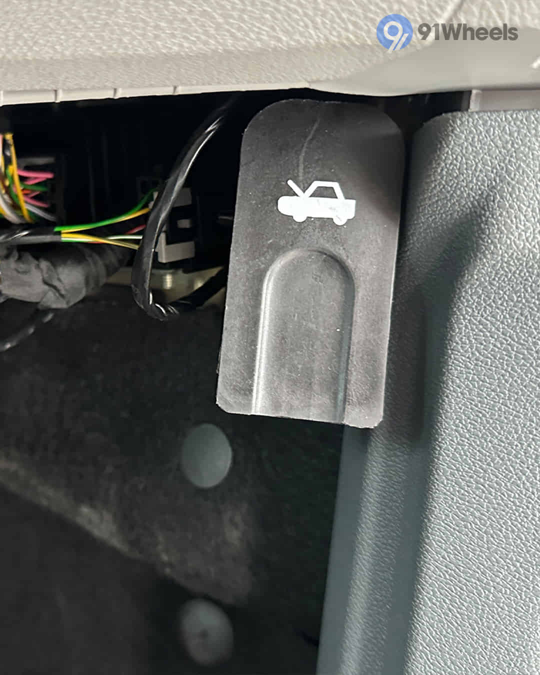 Bonnet / Hood Release Bonnet / Hood Release