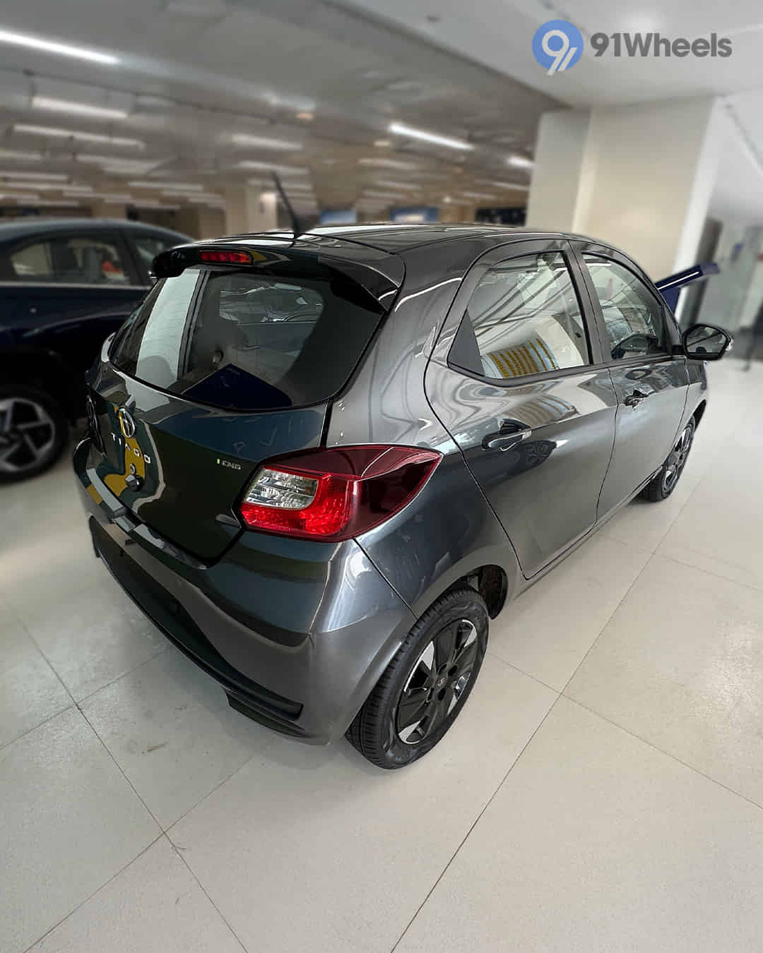 Right Rear Three Quarter Right Rear Three Quarter