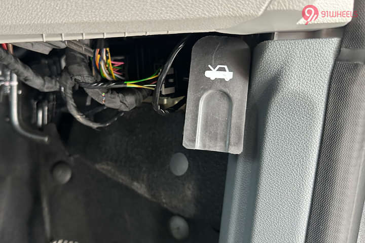 Tata Tiago CNG Bonnet/Hood release