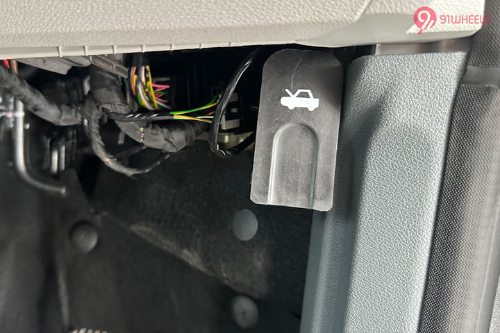 Tata Tiago CNG Bonnet/Hood release