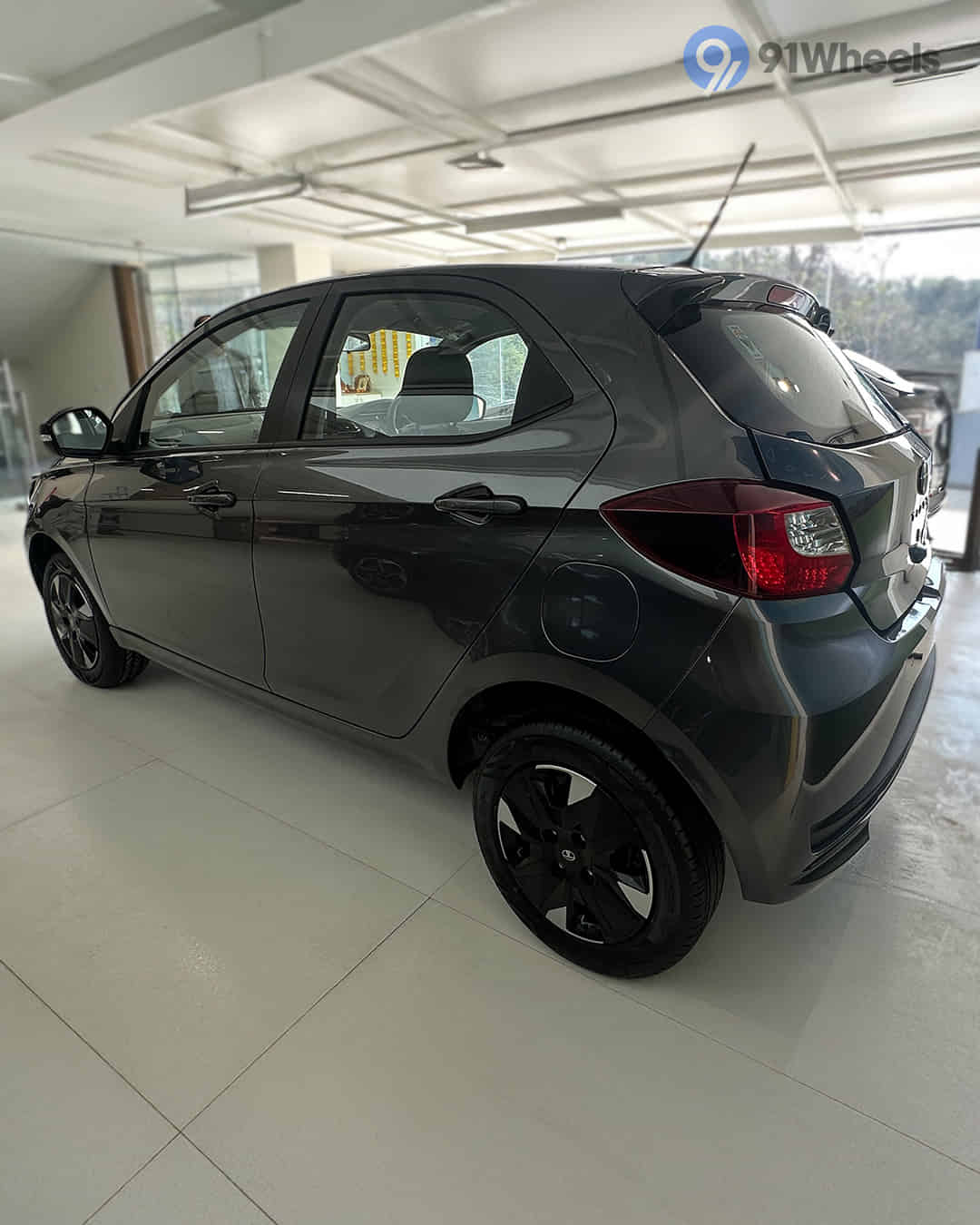 Left Rear Three Quarter Left Rear Three Quarter