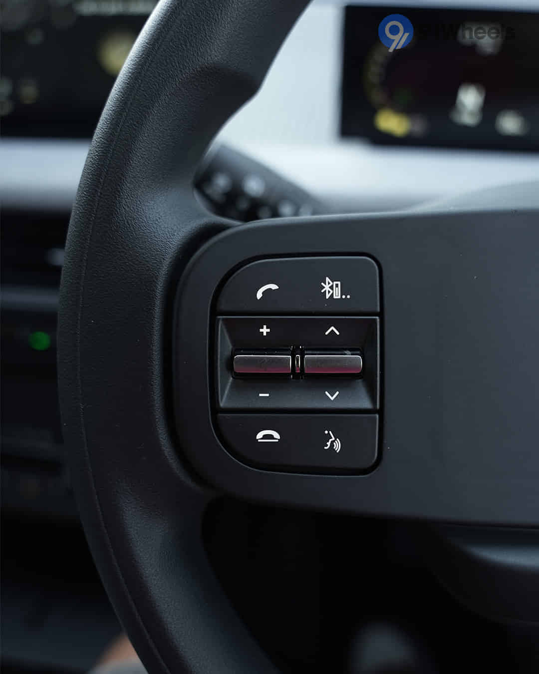 Left Steering Mounted Controls Left Steering Mounted Controls
