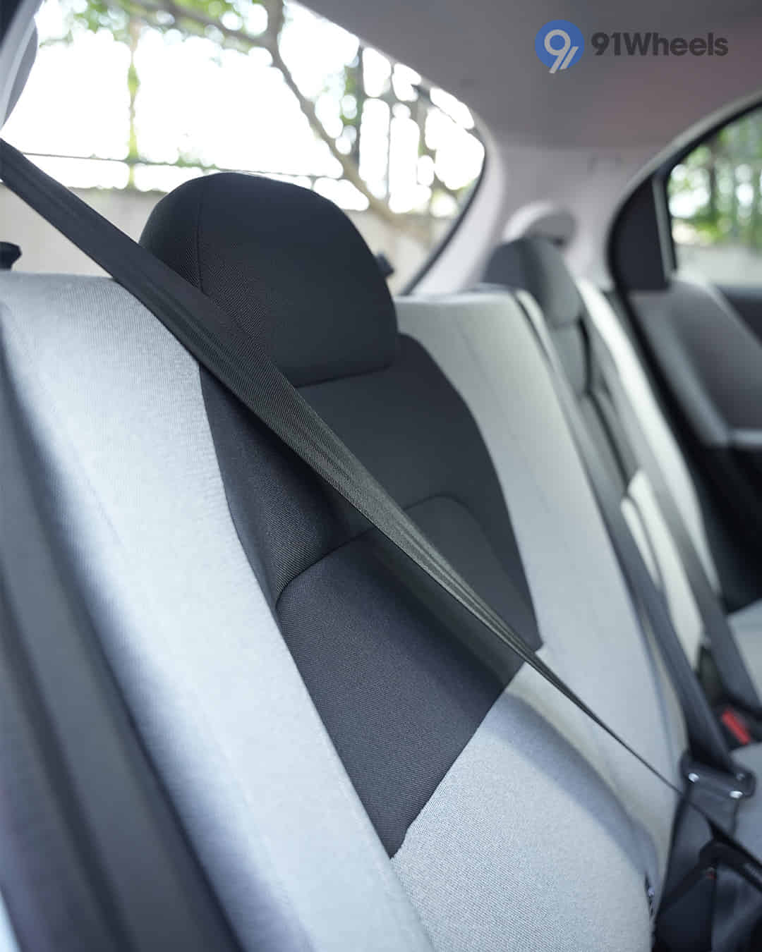 Seatbelts (if available) Seatbelts (if available)