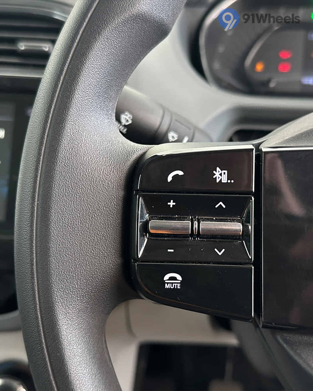 Left Steering Mounted Controls Left Steering Mounted Controls